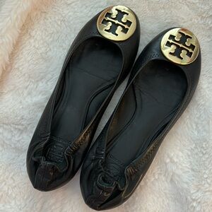 Tory Burch Reva Flats size 7 black leather with gold logo